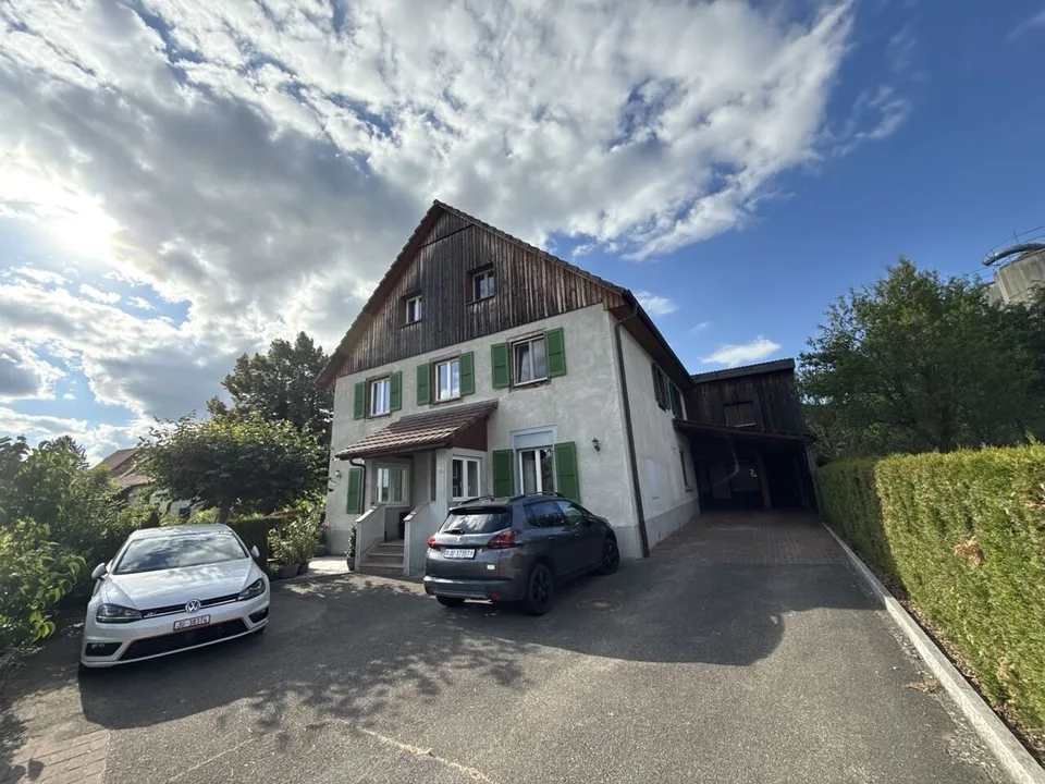 Maison villageoise à vendre comprenant 2 appartements à Charmoille