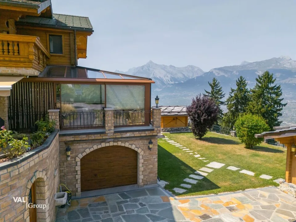 Chalet au panorama exceptionnel sublimé par l'amour et la passion