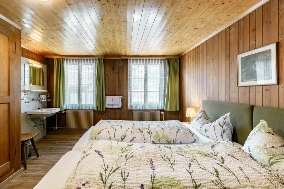 Hotel Ristorante Alpina-Ritzli con pub popolare a Innertkirchen