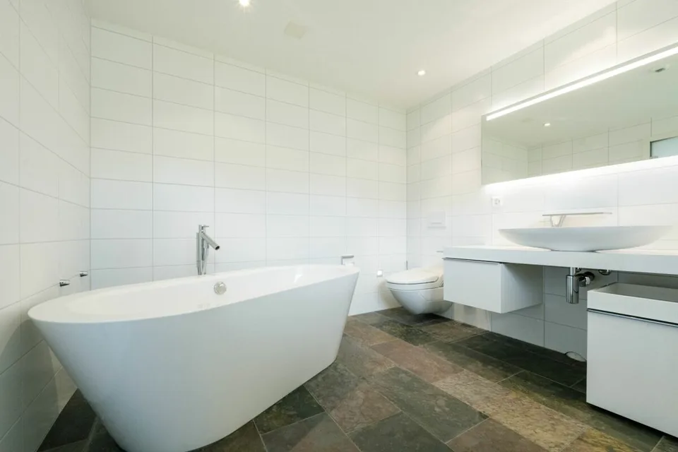 Exclusive chalet with a separate apartment in a sunny location in Schönried – photo 12 of 13