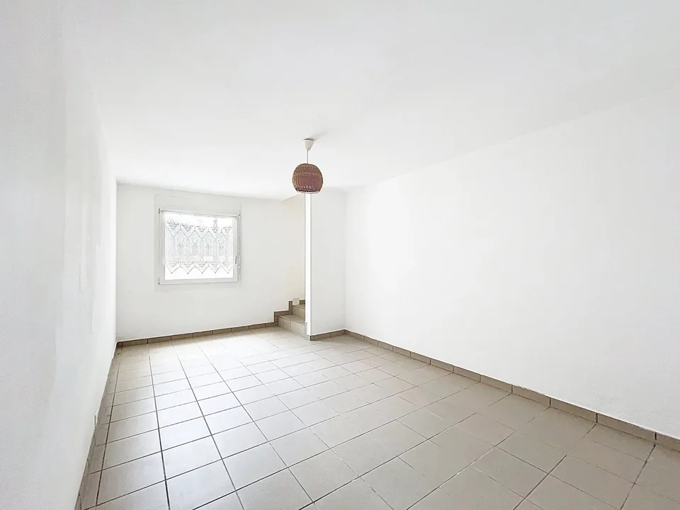 Villa d'architetto con terrazza panoramica di 100m2 vista lago, a soli 10 minuti a piedi dal centro di Arzier – foto 9 di 13