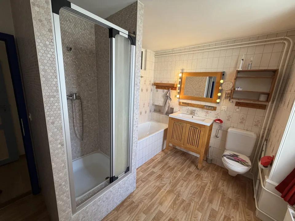 In vendita a Porrentruy bellissimo edificio con 2 appartamenti e 1 locale commerciale – foto 10 di 13