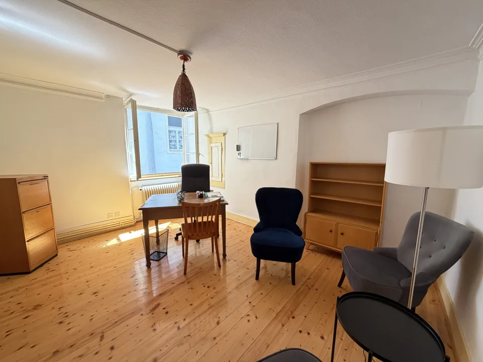 In vendita a Porrentruy bellissimo edificio con 2 appartamenti e 1 locale commerciale – foto 7 di 13