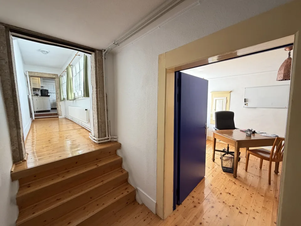 In vendita a Porrentruy bellissimo edificio con 2 appartamenti e 1 locale commerciale – foto 6 di 13