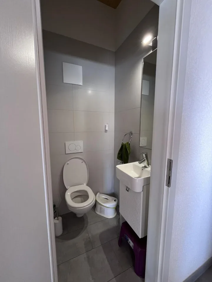 Luminoso appartamento attico di 3.5 locali a Fully