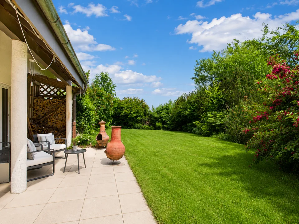 Grande maison individuelle avec appartement indépendant, jardin et vue dégagée