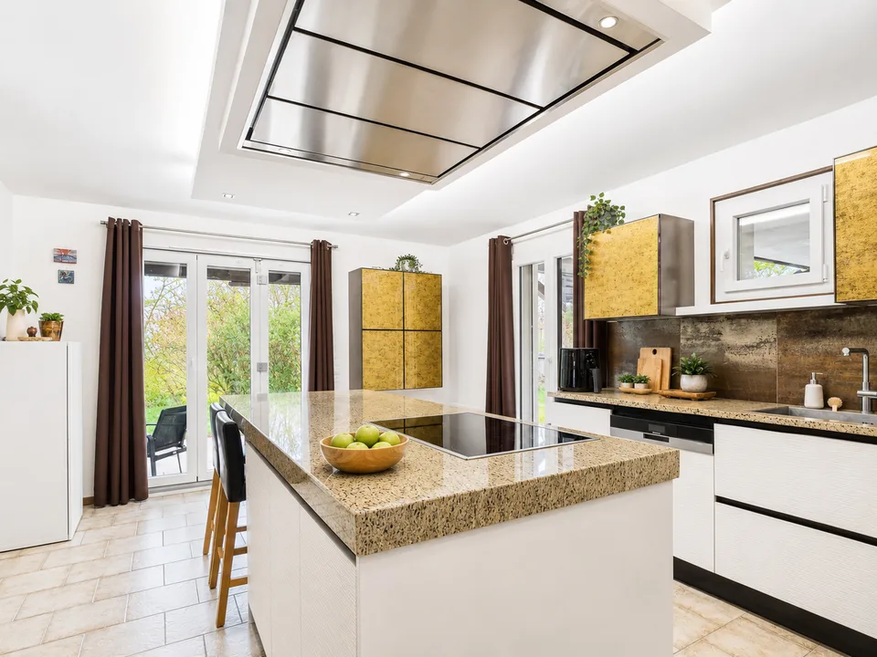 Grande maison individuelle avec appartement indépendant, jardin et vue dégagée