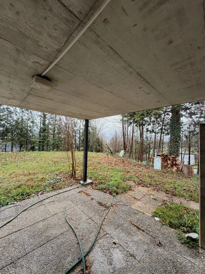 Moderne Villa mit 4,5 Zimmern, Garage und Terrassen in Delémont