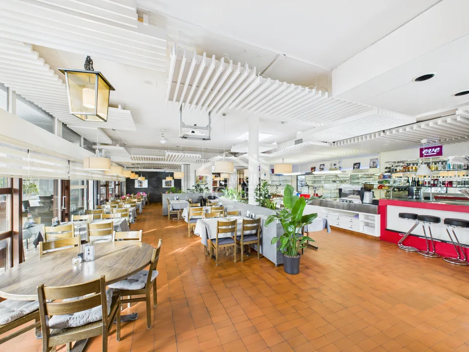 Restaurant attrayant avec un potentiel polyvalent