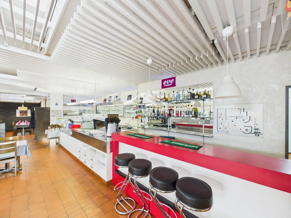 Restaurant attrayant avec un potentiel polyvalent