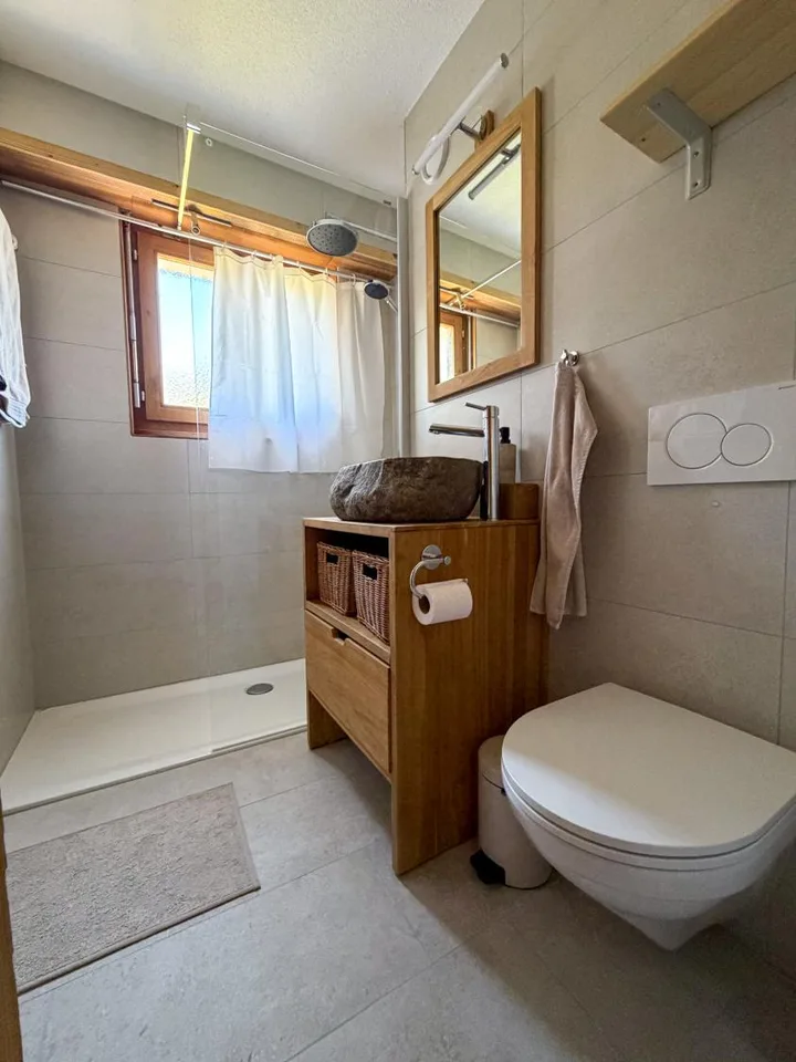 Sehr schöne 4,5-Zimmer-Wohnung komplett renoviert in Ovronnaz/VS – Foto 10 von 15