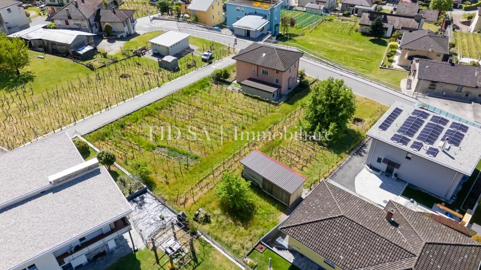 GORDOLA - 4 maisons unifamiliales modernes avec jardin dans un emplacement ensoleillé