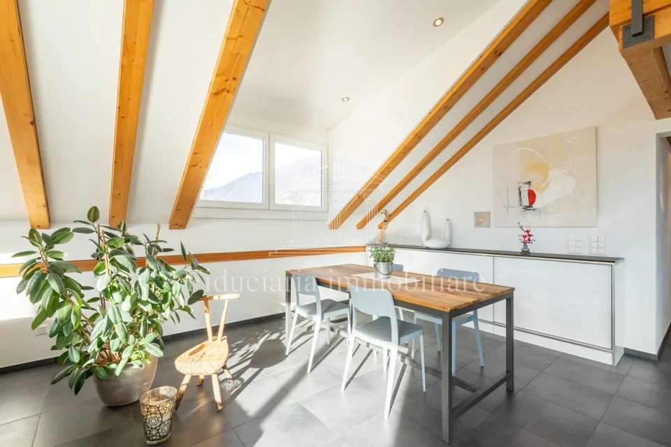 GORDOLA - Geräumige Dachgeschosswohnung in einer Residenz mit nur 4 Einheiten