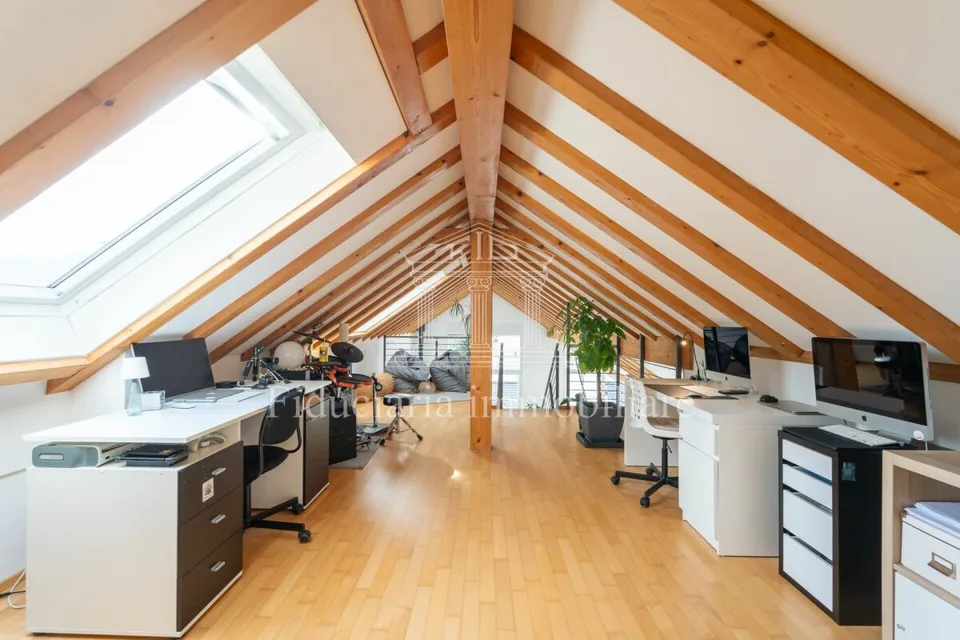 GORDOLA - Spacious attic apartment in a residence of only 4 units – photo 11 of 13