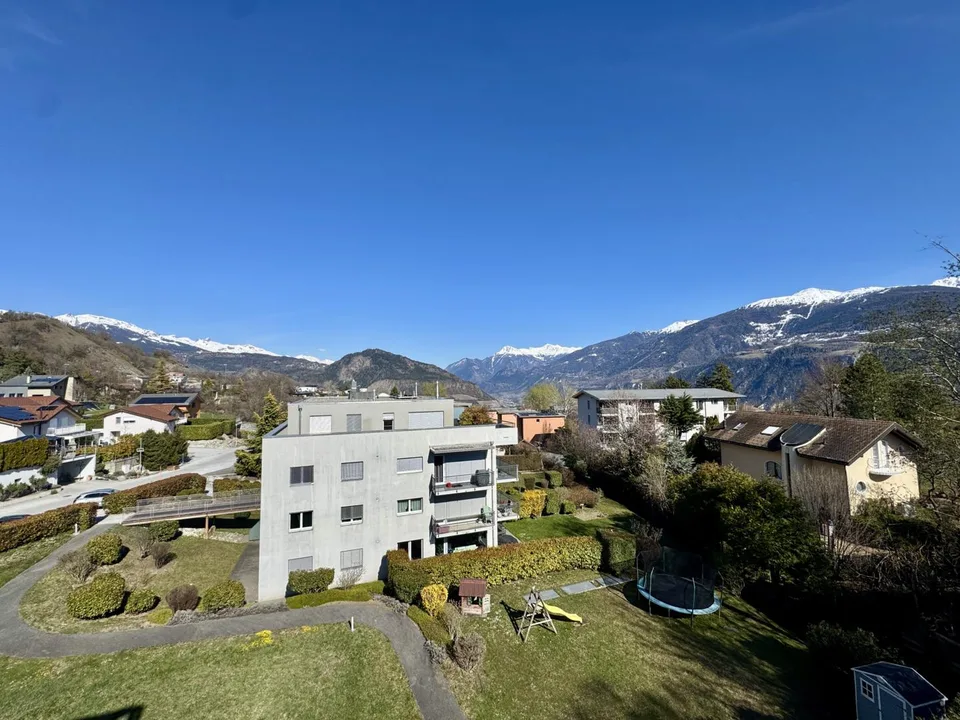Magnifico attico di 5.5 stanze con terrazza di 100m2