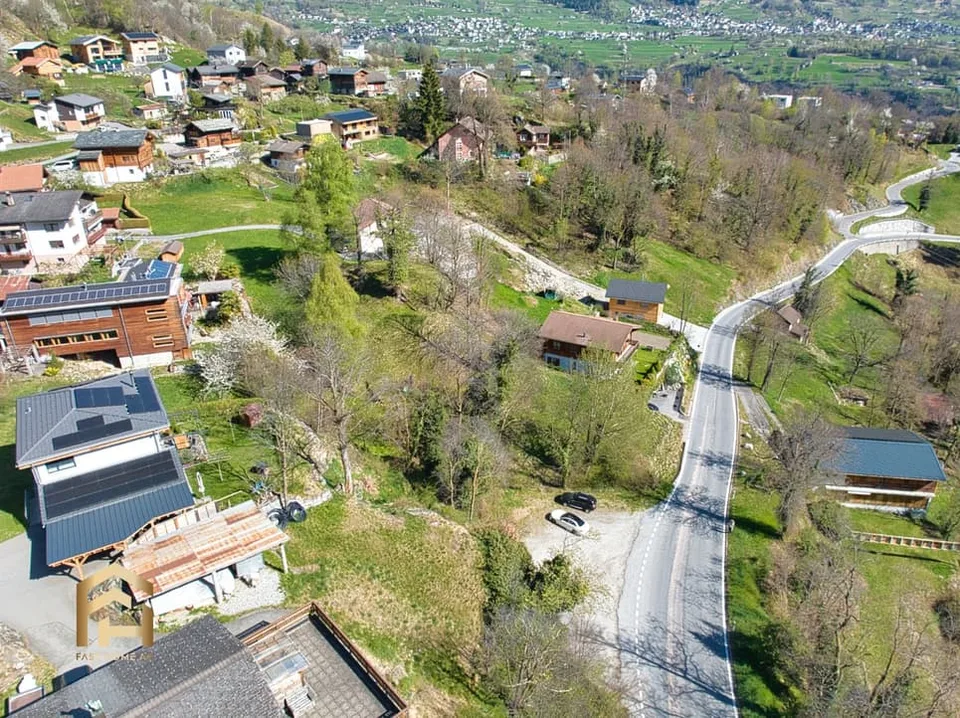 Terreno edificabile da sogno in posizione collinare soleggiata a Hegdorn (Naters)