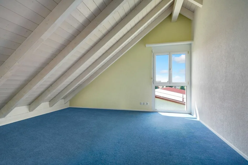 Grosszügige 5.5-Zimmer Maisonette Wohnung im Herzen von Studen – Foto 11 von 13