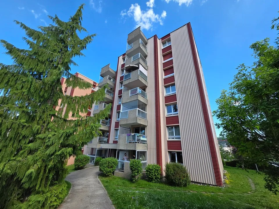 Appartamento luminoso di 5,5 locali con ascensore e garage – foto 9 di 11