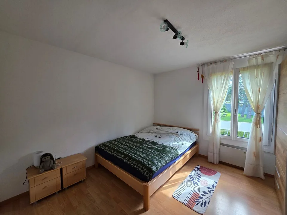 Luminoso appartamento di 5,5 locali con ascensore e garage