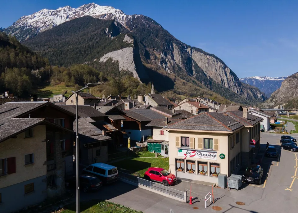 A Sembrancher, restaurant avec bon rendement – photo 8 sur 12