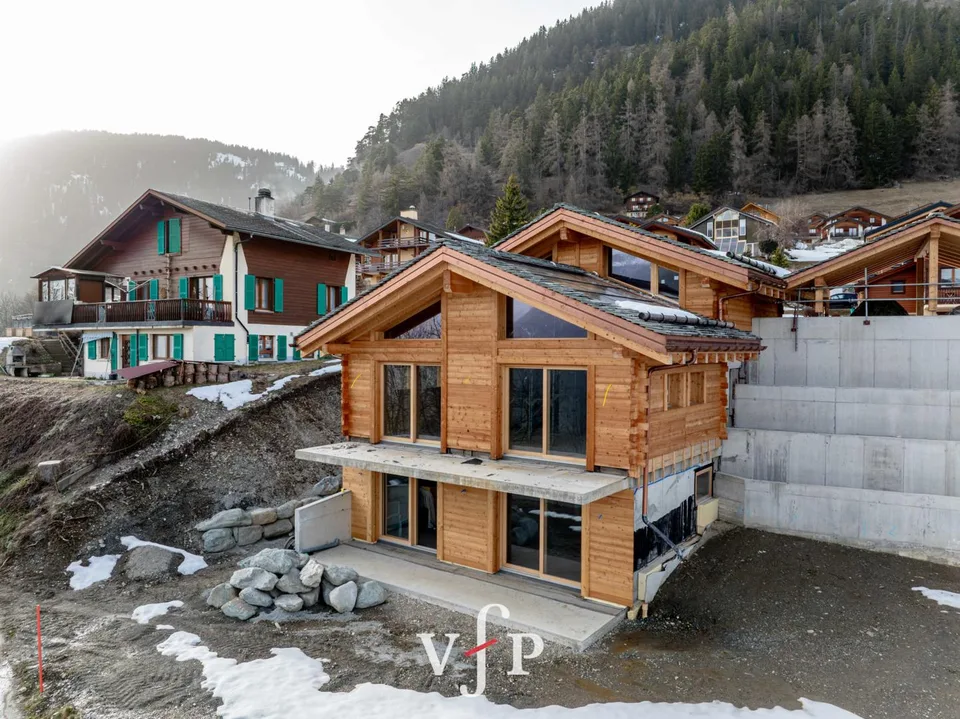 Magnifique chalet de 6.5 pièces en cours de construction au Levron