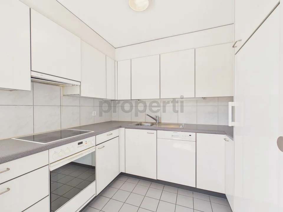 Bright 4.5-room apartment with beautiful views, affordable building rights until 2072