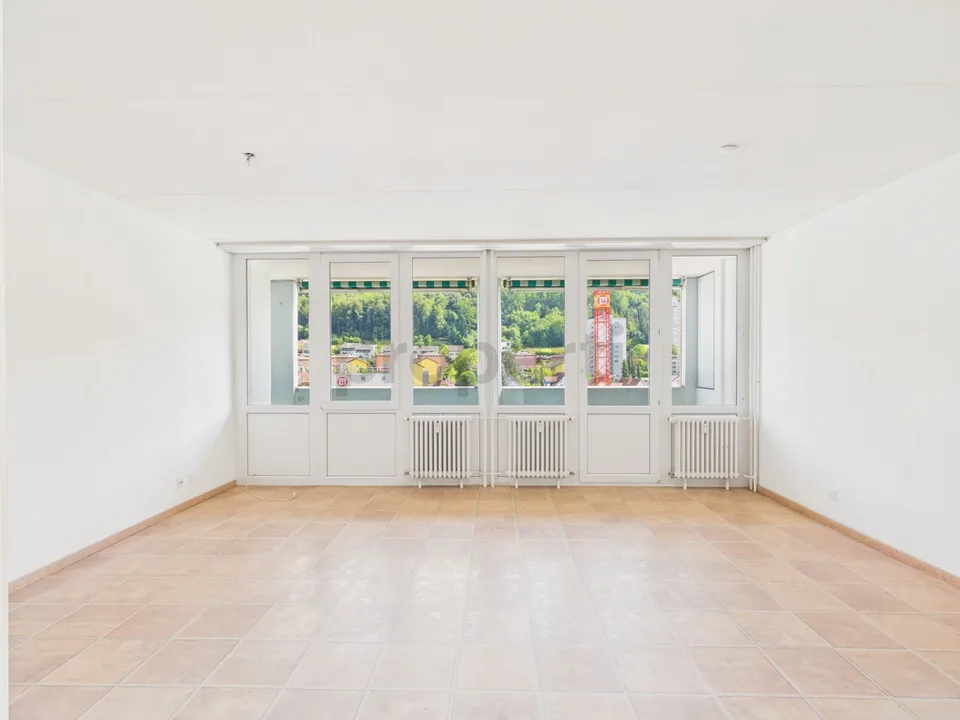 Bright 4.5-room apartment with beautiful views, affordable building rights until 2072
