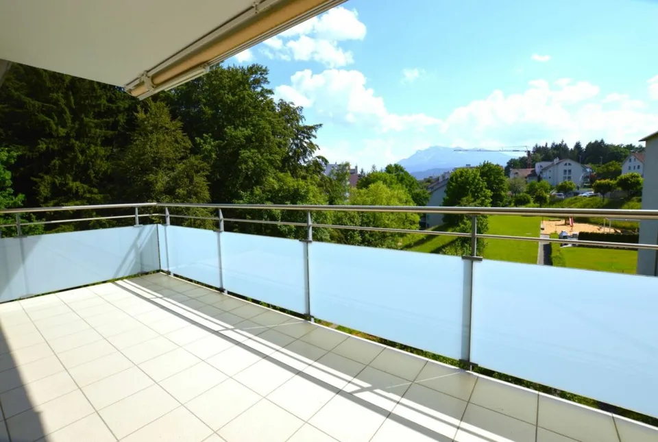 Condominium attrayant avec vue
