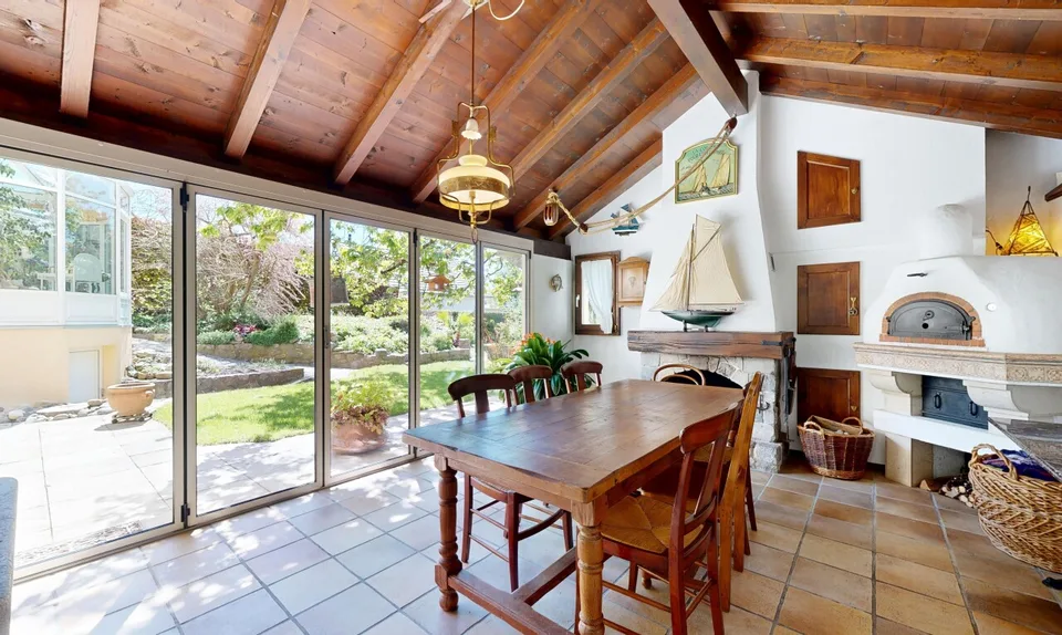 Villa d’architecte avec grand jardin et potentiel unique! – photo 8 sur 11