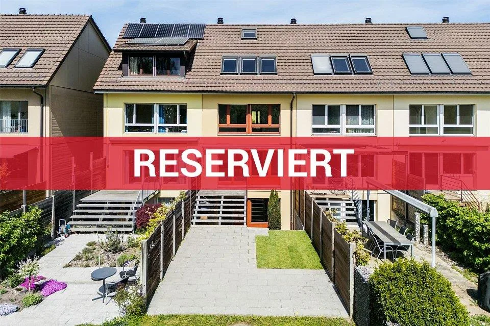 * * * RESERVIERT * * *