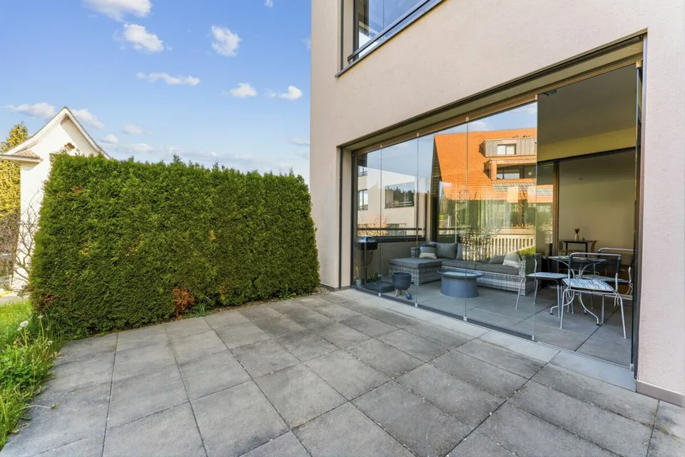Vivere Incantevole a Beromünster - Elegante appartamento di 2,5 stanze con veranda e area giardino privata