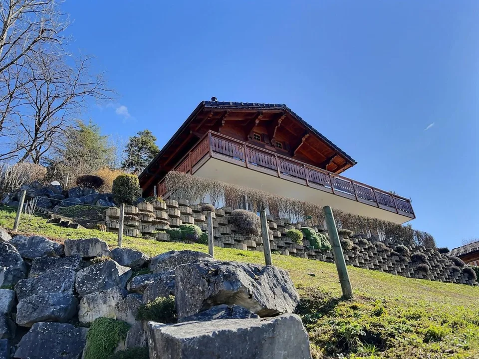 Chalet Magnifico con Vista sul Lago e sulle Montagne