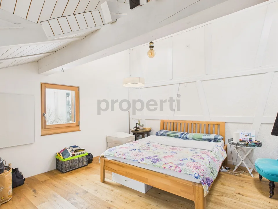 Vivre et travailler de manière stylée - Maison d'angle de 5 pièces avec pavillon séparé