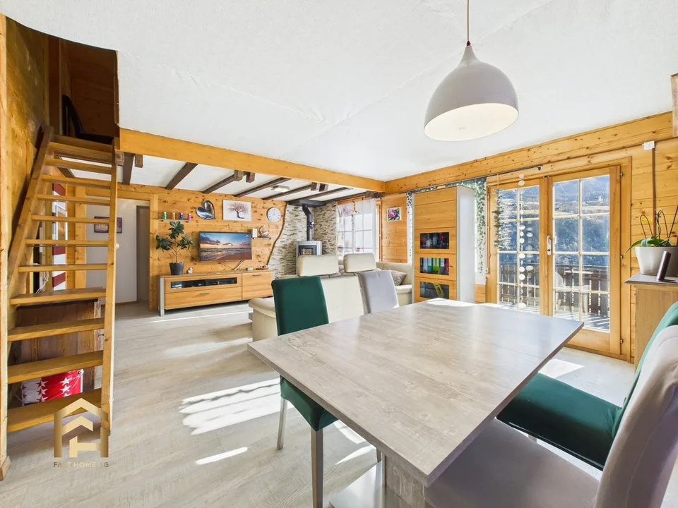 Sonniges Chalet mit Einliegerwohnung und Ausbaupotenzial