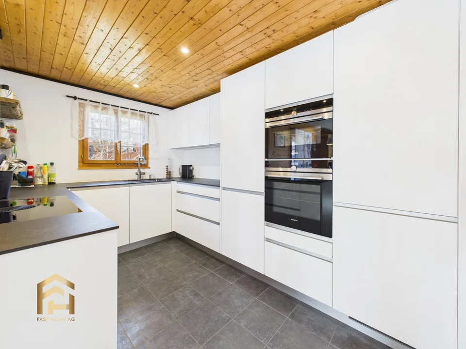 Sonniges Chalet mit Einliegerwohnung und Ausbaupotenzial