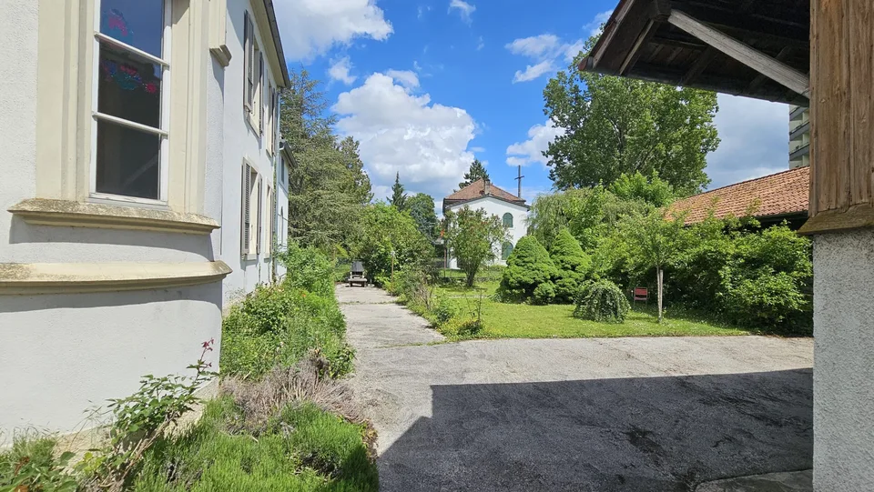 In vendita a Porrentruy casa padronale con 3 appartamenti