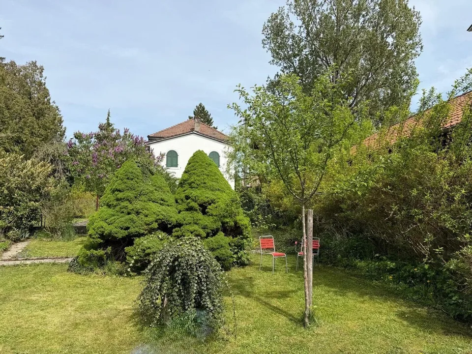 In vendita a Porrentruy casa padronale con 3 appartamenti