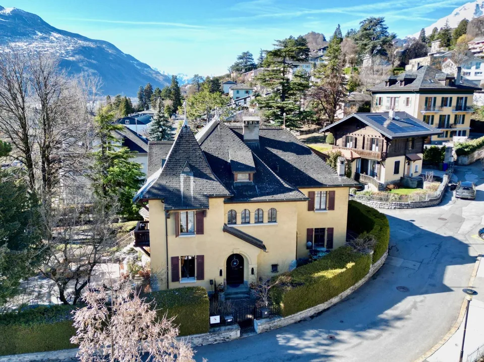 Superbe propriété de 3 appartements de 3.5 pièces et 4.5 piècs au centre de Sion