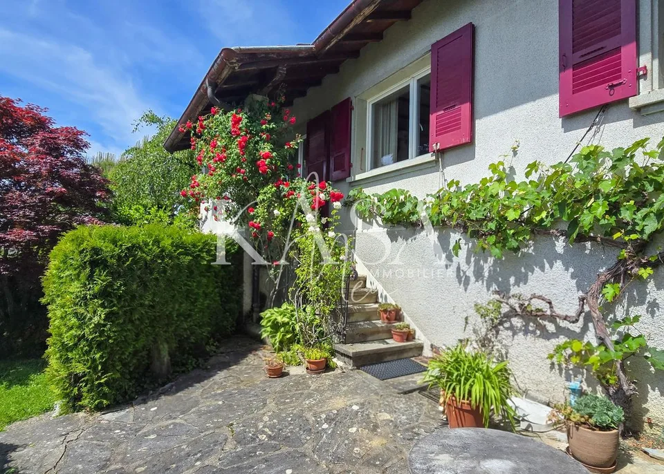 La Conversion (Lutry) - Charmantes Einfamilienhaus mit idyllischem Garten und Seeblick