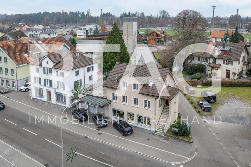 Wohn- und Geschäftshaus