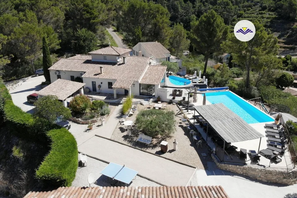 Proprietà in Vendita in Provenza - Gîte e Casa Principale