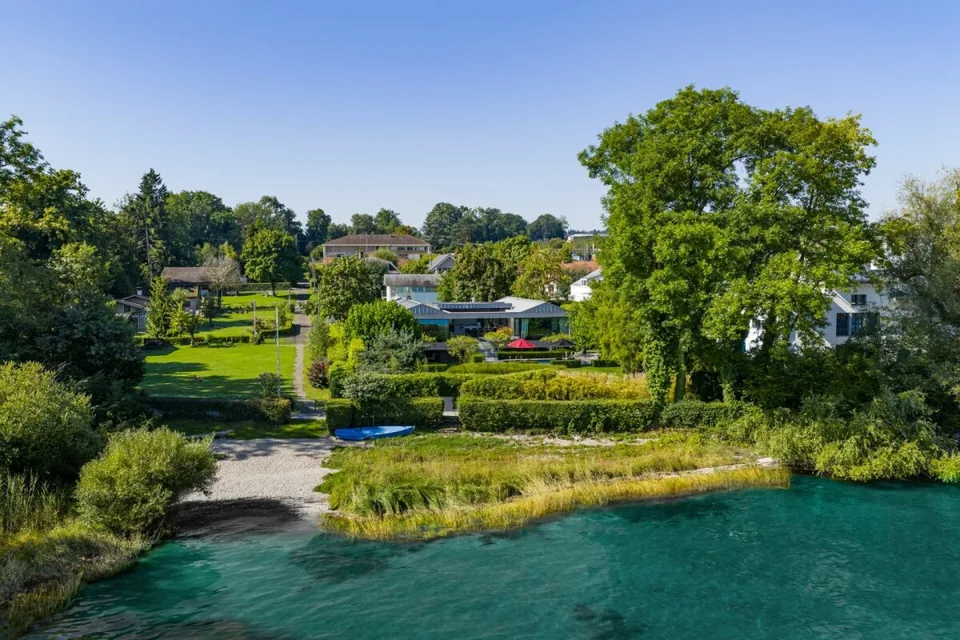 10 Minuten ab Bottighofen: Moderne Villa mit Seeanstoss, Pool und Wellness