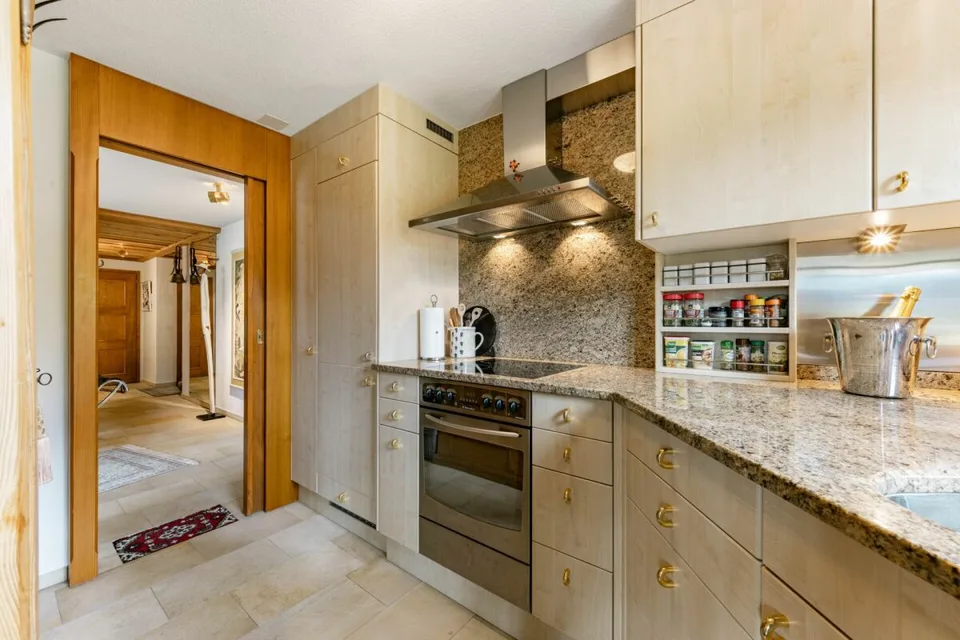 Appartamento 4.5 locali con giardino a Château d'Oex