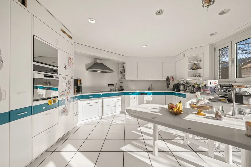 STYLISH LUXURY WITH VIEWS AND PRIVACY