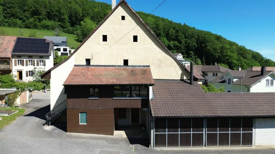 Proprietà in zona centrale con potenziale di sviluppo a Grindel SO