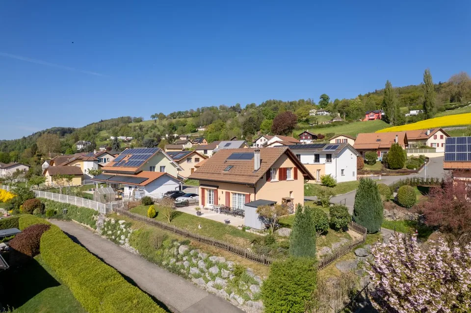 Splendida villa indipendente con giardino a Moudon
