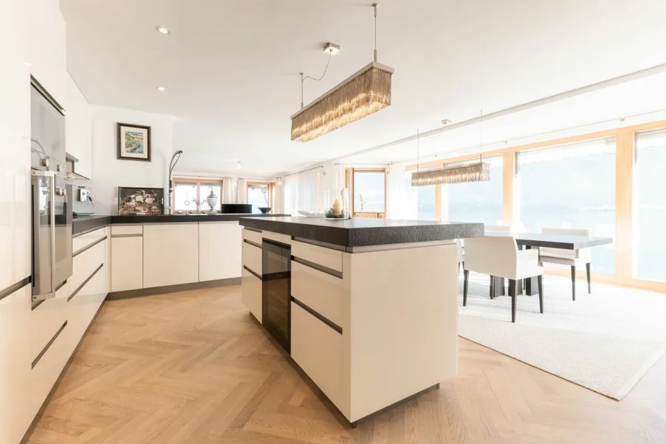 Beautiful 4.5-room apartment with boat space and lake view, Chalet Brienzersee – photo 9 of 13