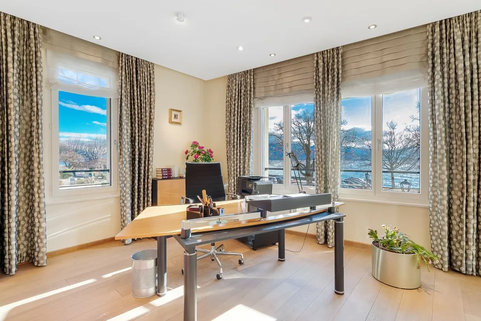 Prestigewohnung mit Seeblick im Herzen von Lutry