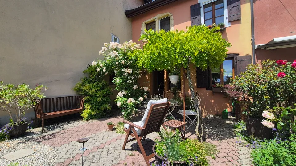 Dorfhaus mit Charakter 100 m vom Hafen von Concise entfernt
