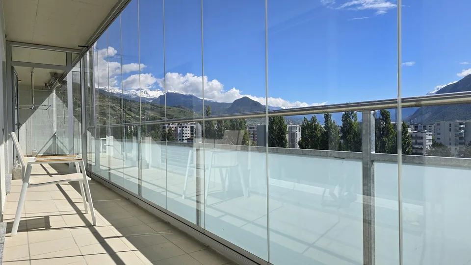 3,5-Zimmer-Wohnung in Sion im 5. und letzten Stock am Ufer der Rhône für einen komfortablen, erfrischenden und einzigartigen Raum